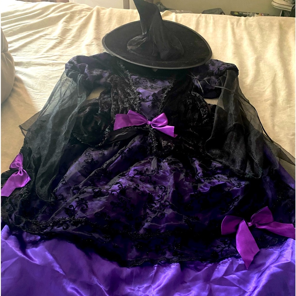 Witch costume